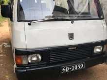 Nissan VRG 1989 Van