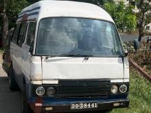 Nissan Vrg 1984 Van