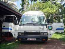 Nissan Vrg 1980 Van