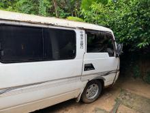 Nissan Vrg 1986 Van