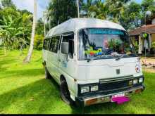 Nissan Vrg 1981 Van