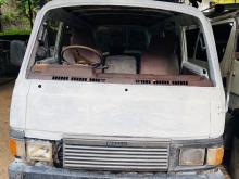 Nissan Caravan Vrg 1981 Van