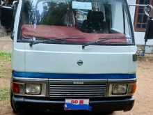 Nissan Caravan Vrg 1990 Van