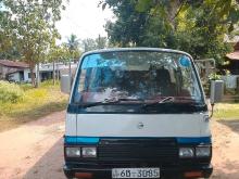 Nissan Caravan Vrg 1981 Van