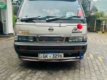 Nissan Caravan 1995 Van