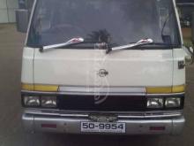 Nissan Vrg 1982 Van