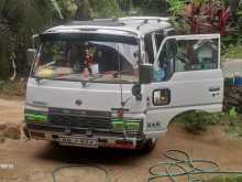 Nissan VYG 1982 Van