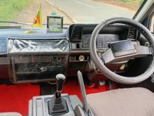 Nissan Wenate 1989 Van