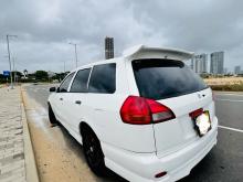 Nissan Wingroad 2000 Car