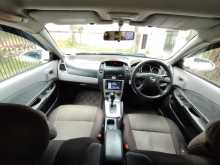 https://riyasewana.com/uploads/nissan-wingroad-y11-2003-209073412543.jpg