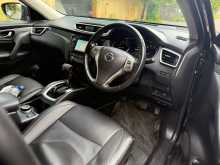https://riyasewana.com/uploads/nissan-x-trail-2015-2115005512924.jpg