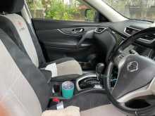 https://riyasewana.com/uploads/nissan-x-trail-2015-2116012812373.jpg
