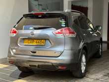 https://riyasewana.com/uploads/nissan-x-trail-2016-3014573212082.jpg