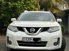 Nissan X-Trail Mode Primier 2015 SUV