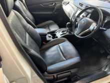 https://riyasewana.com/uploads/nissan-x-trail-hybrid-2015-613395312594.jpg