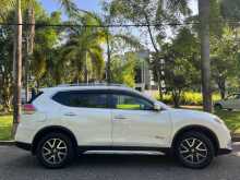 https://riyasewana.com/uploads/nissan-xtrail-2015-1015163712873.jpg