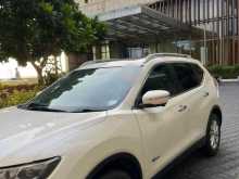 https://riyasewana.com/uploads/nissan-xtrail-2015-1219120812242.jpg