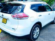 https://riyasewana.com/uploads/nissan-xtrail-2015-614035312294.jpg