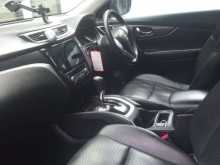 https://riyasewana.com/uploads/nissan-xtrail-281352354902.jpg