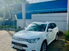 Mitsubishi Outlander PHEV 2015 SUV