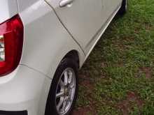https://riyasewana.com/uploads/perodua-axia-2016-1820445012503.jpg