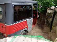 https://riyasewana.com/uploads/piaggio-desel-three-2011-158180912653.jpg