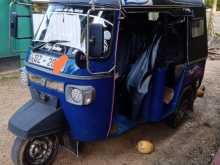 Piaggio TApeWheel 2010 Three Wheel