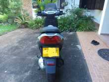 https://riyasewana.com/uploads/piaggio-st-150-62002261333.jpg