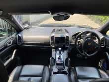 https://riyasewana.com/uploads/porsche-cayenne-s-8124500445.jpg