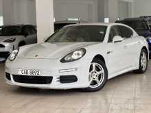 Porsche Panamera S HYBRID 3L TWIN TURBO 2013 Car