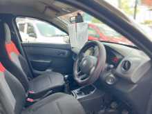 https://riyasewana.com/uploads/renault-kwid-1313560145.jpg
