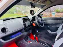 https://riyasewana.com/uploads/renault-kwid-13224554534.jpg