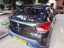 https://riyasewana.com/uploads/renault-kwid-1418141617835.jpg