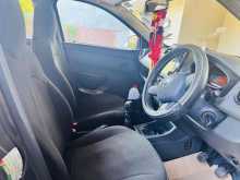 https://riyasewana.com/uploads/renault-kwid-2918324322333.jpg