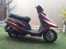 Singer Cammy 2012 Motorbike