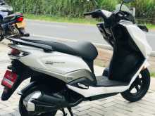 https://riyasewana.com/uploads/suzuki-burdmen-steet-261709341126.jpg