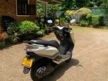 https://riyasewana.com/uploads/suzuki-burgman-125-90482513122.jpg