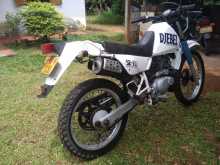 Suzuki DJEBEL 2002 Motorbike