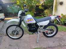 https://riyasewana.com/uploads/suzuki-dr-200-2918380613422.jpg