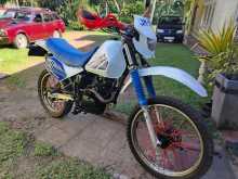 Suzuki DR 125 2000 Motorbike