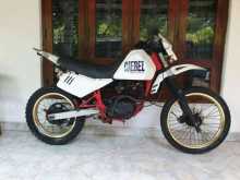 Suzuki Dr200 2000 Motorbike