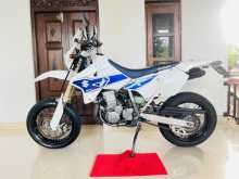 Suzuki DRZ 2024 Motorbike
