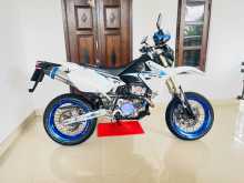 Suzuki DRZ 2017 Motorbike