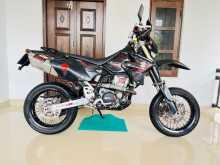 Suzuki DRZ 2013 Motorbike