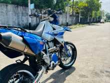 Suzuki Drz 2013 Motorbike