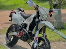 https://riyasewana.com/uploads/suzuki-drz-400-1418401313394.jpg