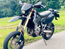 https://riyasewana.com/uploads/suzuki-drz-400-1518245713954.jpg