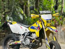 Suzuki Drz 2011 Motorbike