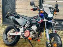Suzuki Drz 2009 Motorbike