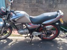 Suzuki En125 2004 Motorbike